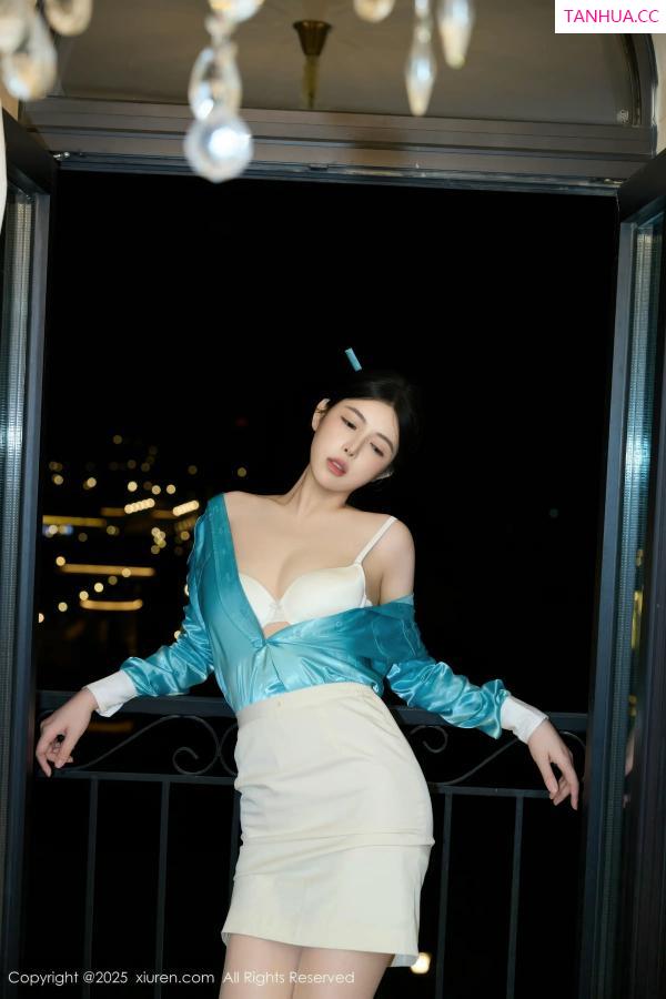   [XiuRen]高清写真图 2025.11.18 No.10998 方蕾蕾 开档黑丝第34张图片